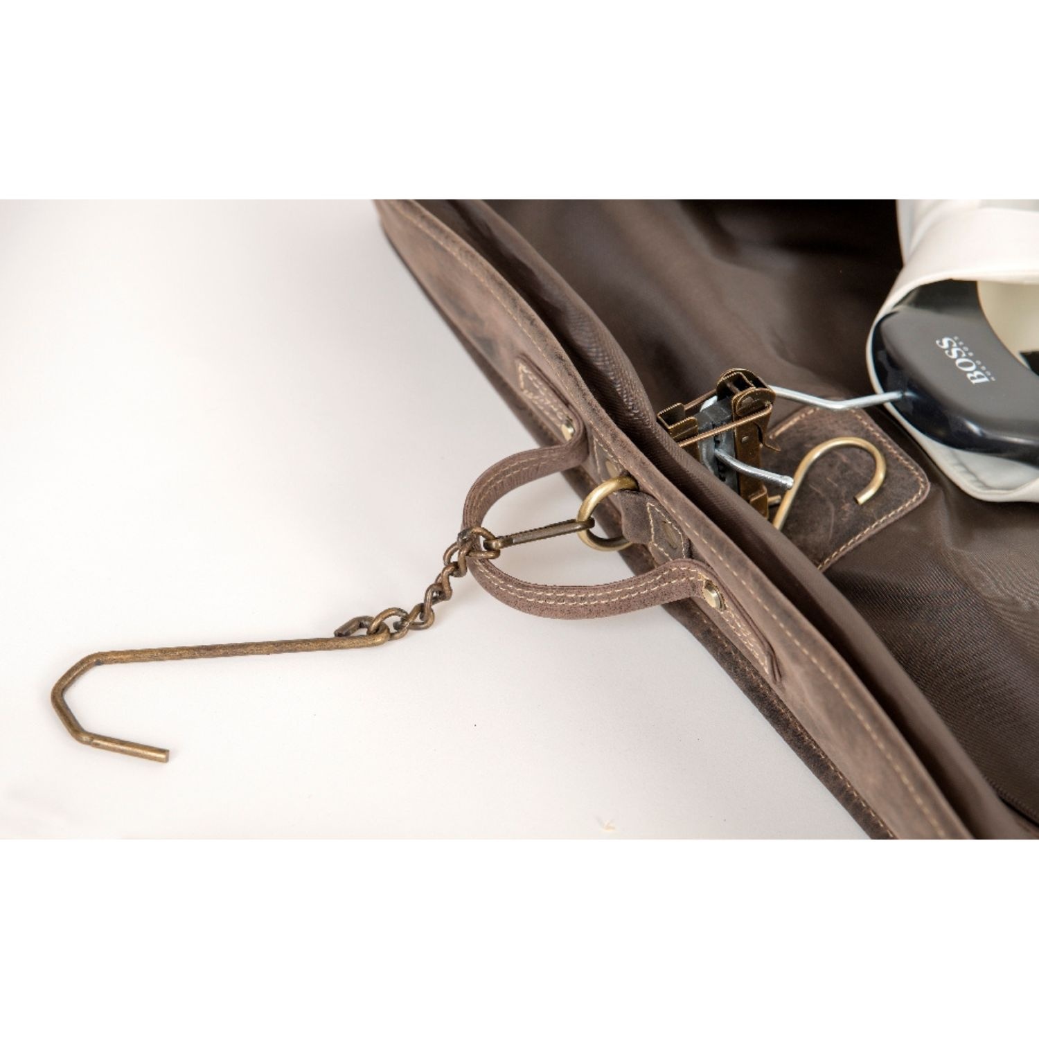 ALPENLEDER Garment bag AMMERSEE Koffee Abnehmbarer Schulterriemen, wasserabweisendes Innenfutter