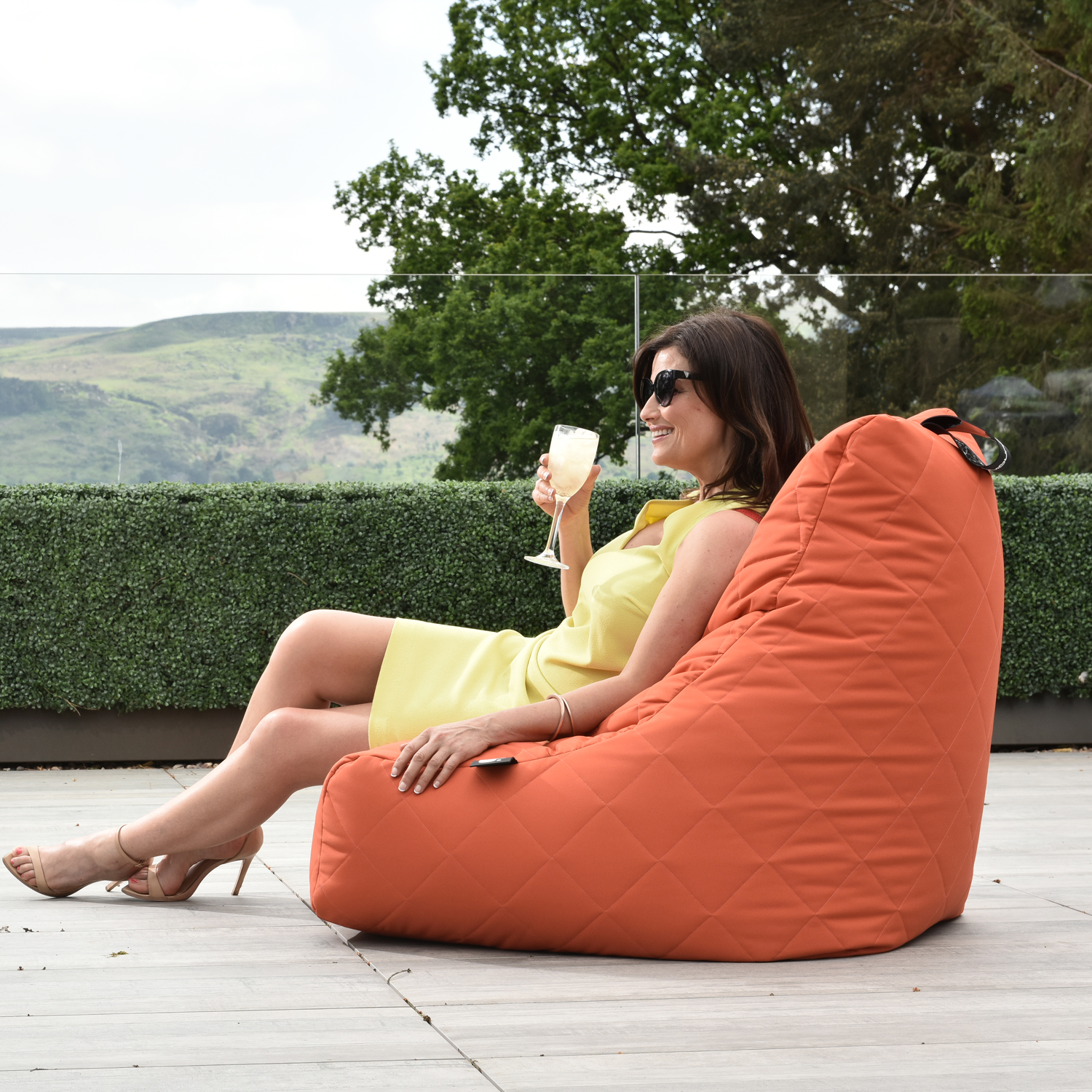 b-bag extreme lounging Sitzsack mighty-b Orange - Quilted In & Outdoor –  ROMODO ®